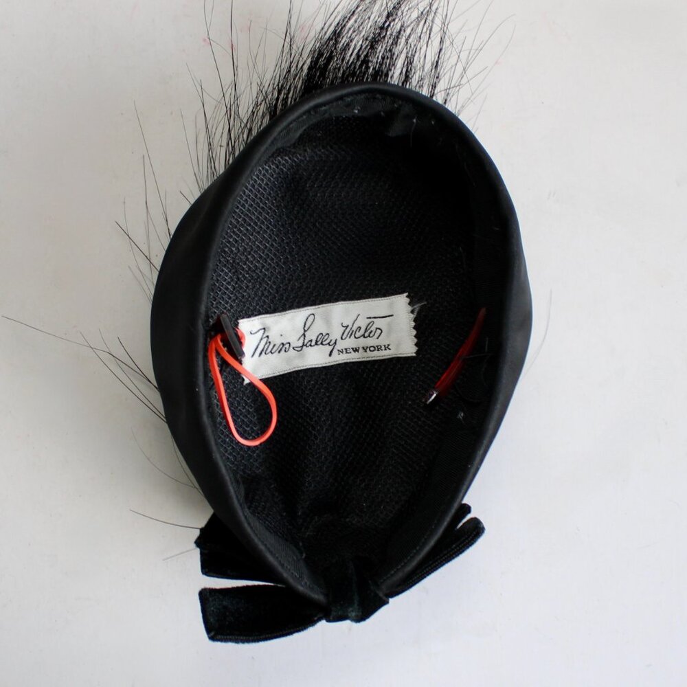 Miss Sally Victor Women's Vintage 1950's Black Feather Satin Pillbox Hat - Picture 4 of 5